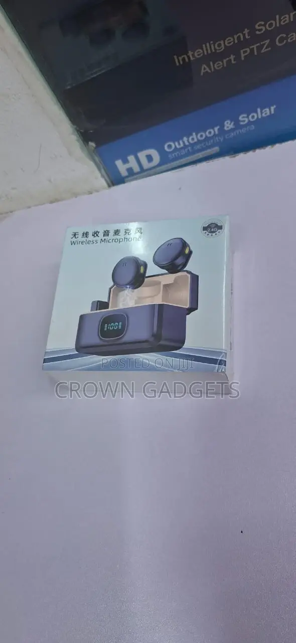 Q8 2.4g Wireless Lavalier Microphone for Content Creators