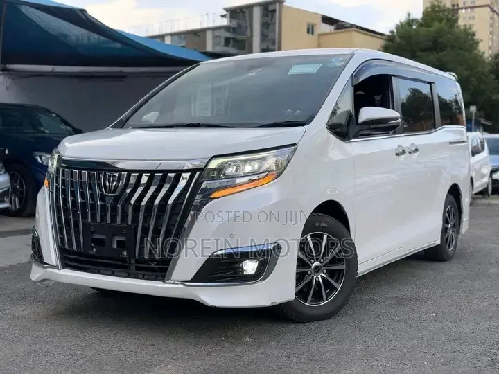 Toyota Esquire 2.0 FWD (8 seater) 2019 White