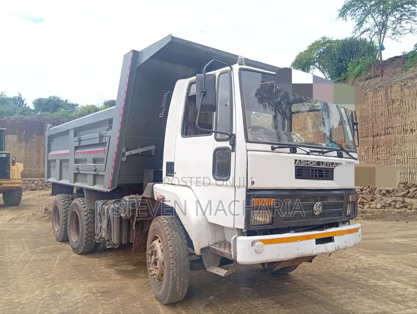 Ashok Leyland 2518i 2015 White