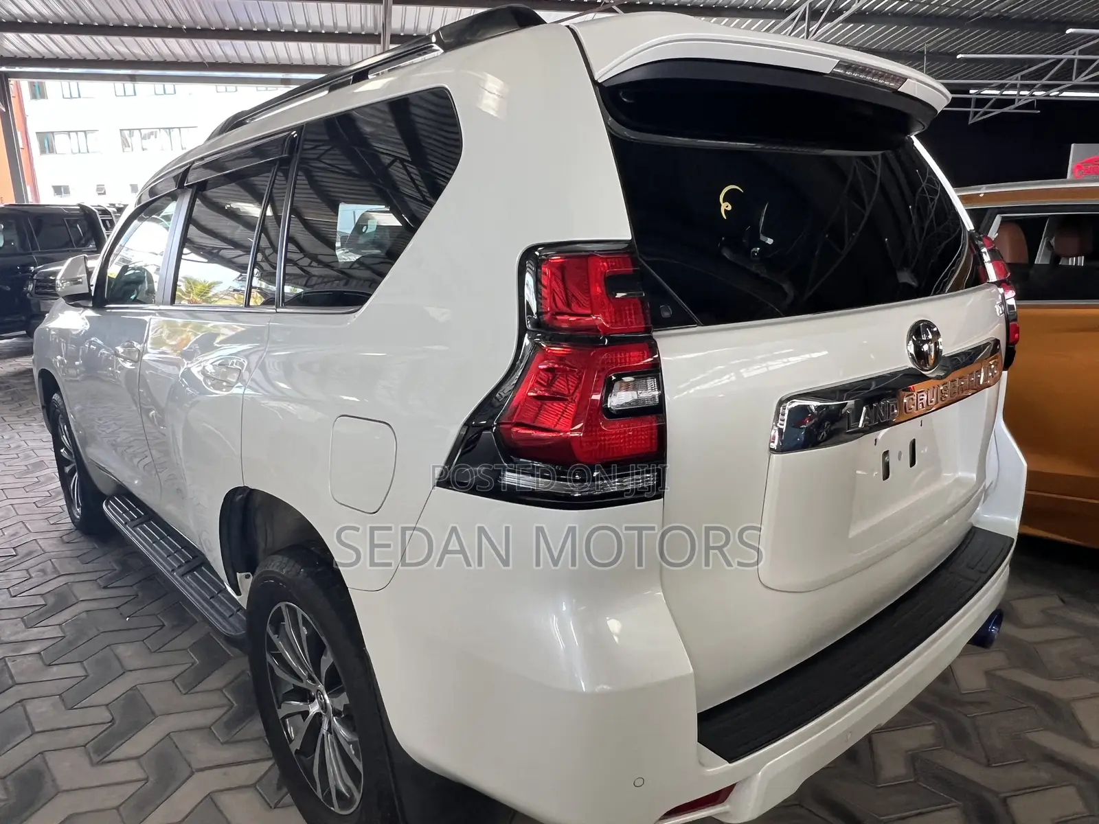 Toyota Land Cruiser Prado 2019 White