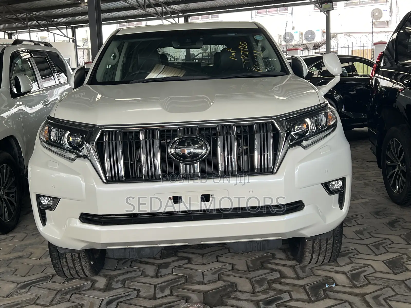 Toyota Land Cruiser Prado 2019 White