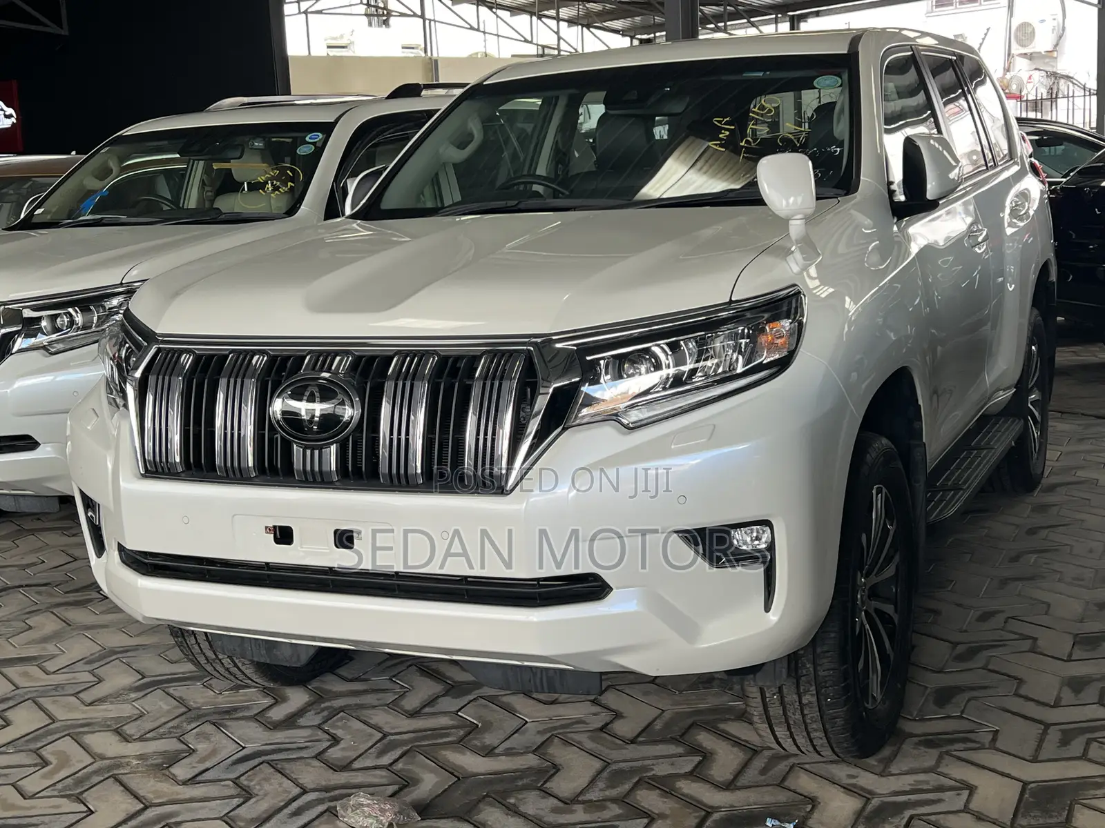 Toyota Land Cruiser Prado 2019 White