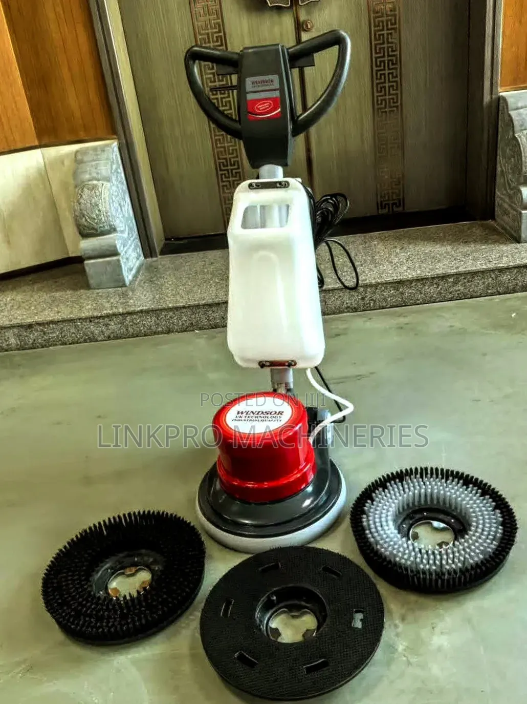 Windsor Floor Scrubber Machine