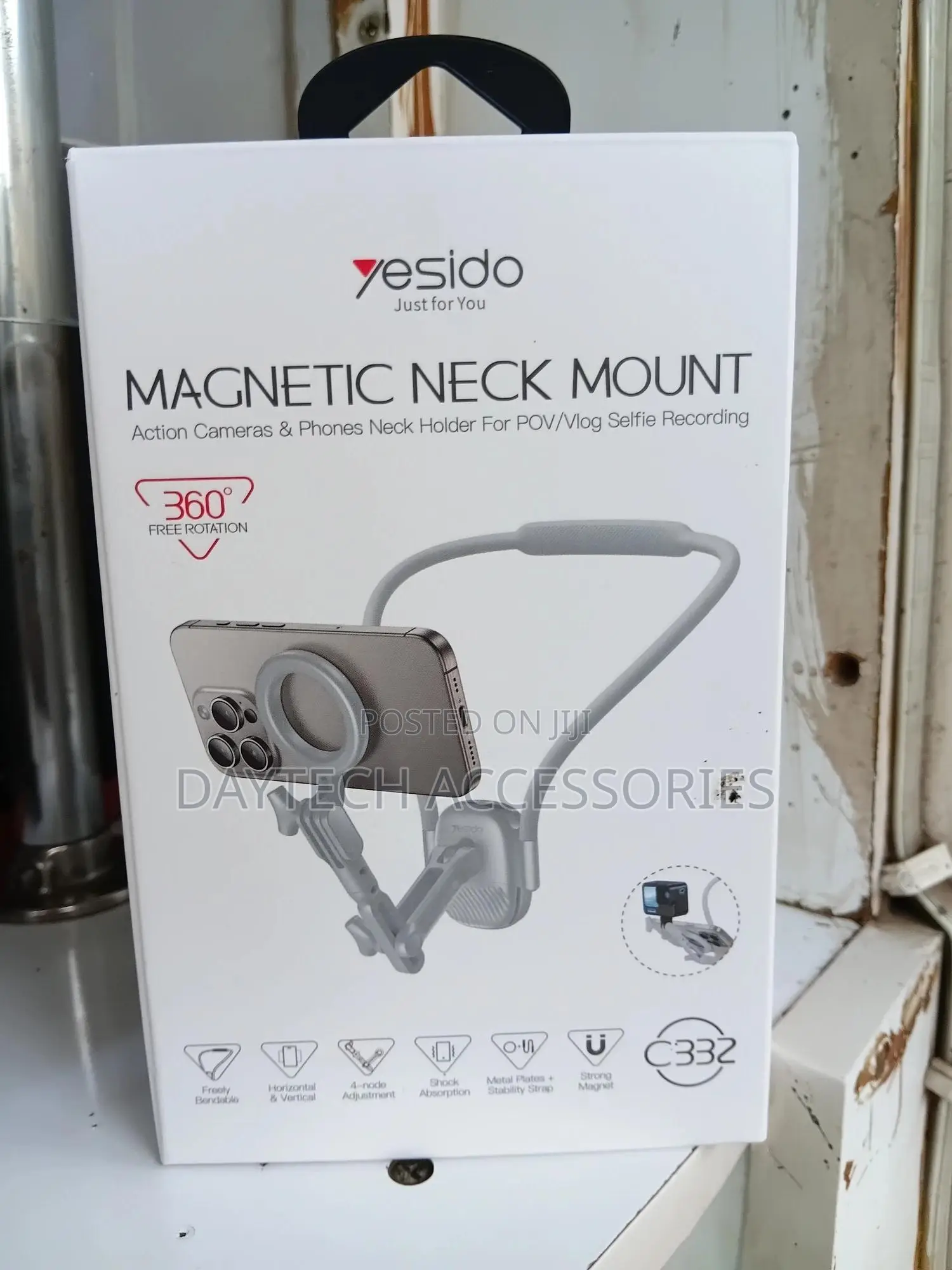 Yesido C332 Magnetic Neck Mount in White for Smartphones
