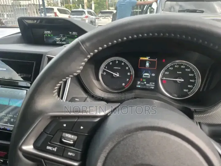 Subaru Forester Premium AWD 2020 Off white