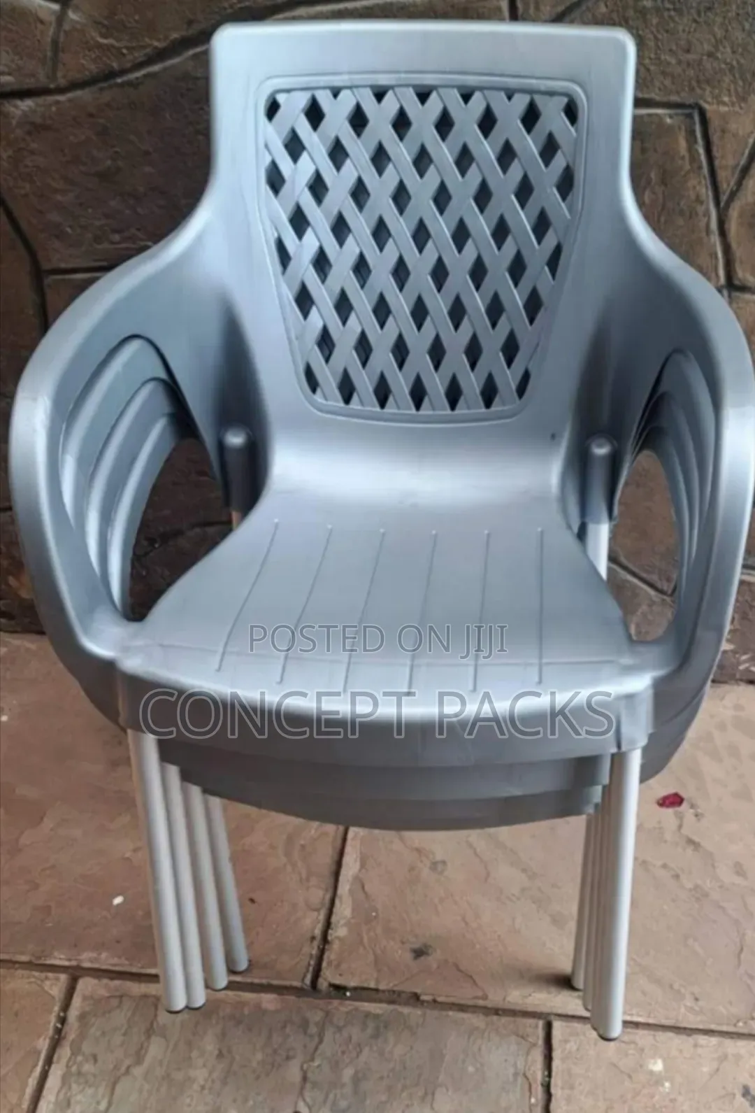 Heavy Duty Plastic Chairs With Metal Tubing Stands