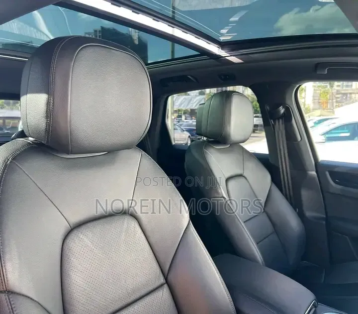 Porsche Cayenne Turbo AWD 2020 Off white