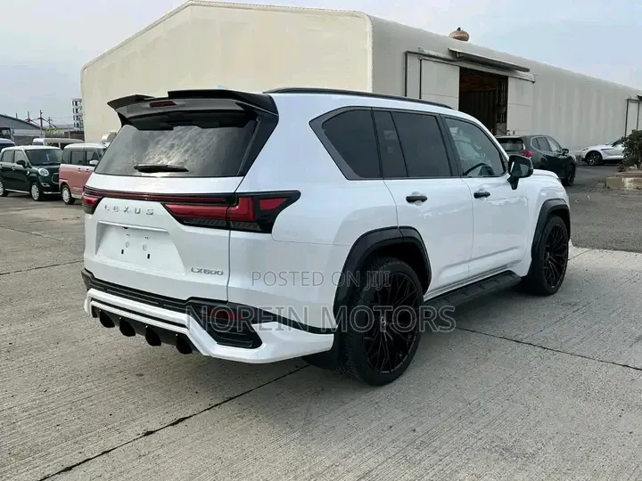 Lexus LX 600 2023 White