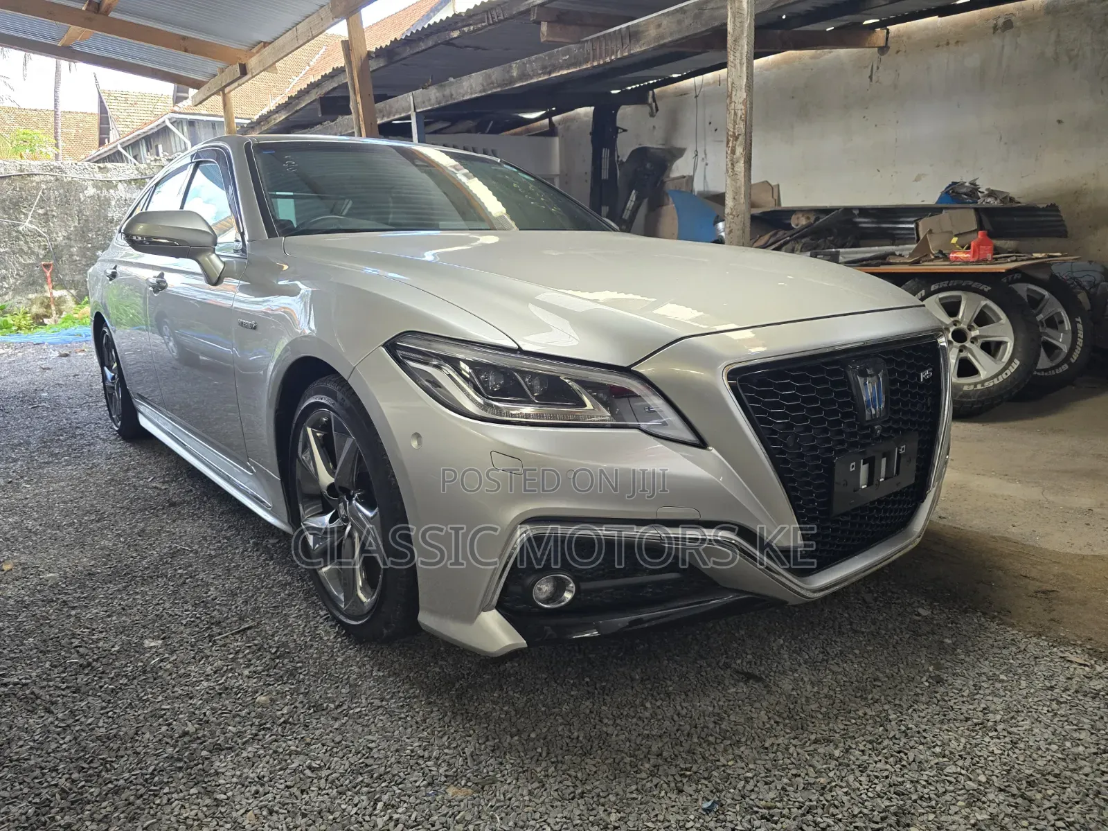 Toyota Crown 2019 Silver