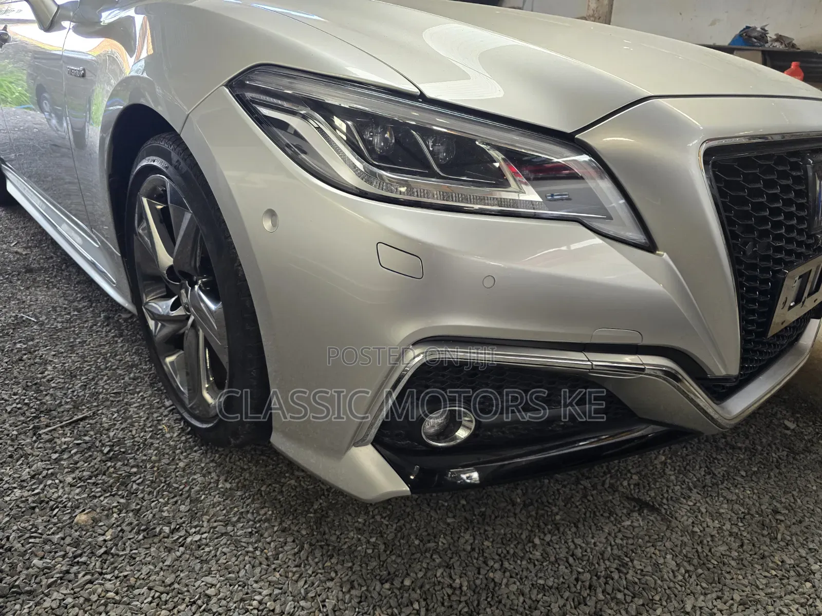Toyota Crown 2019 Silver