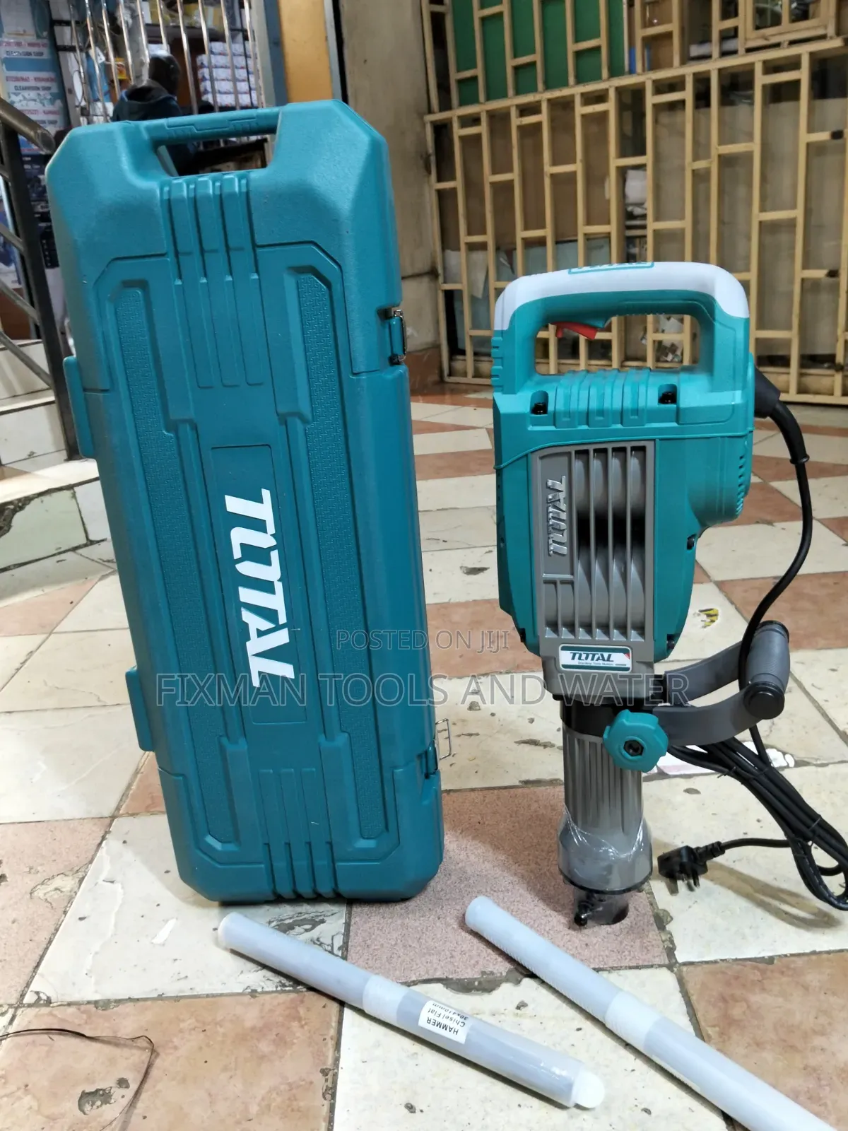 Top Total Demolition Breaker 1700 Watts With Two Big Bits