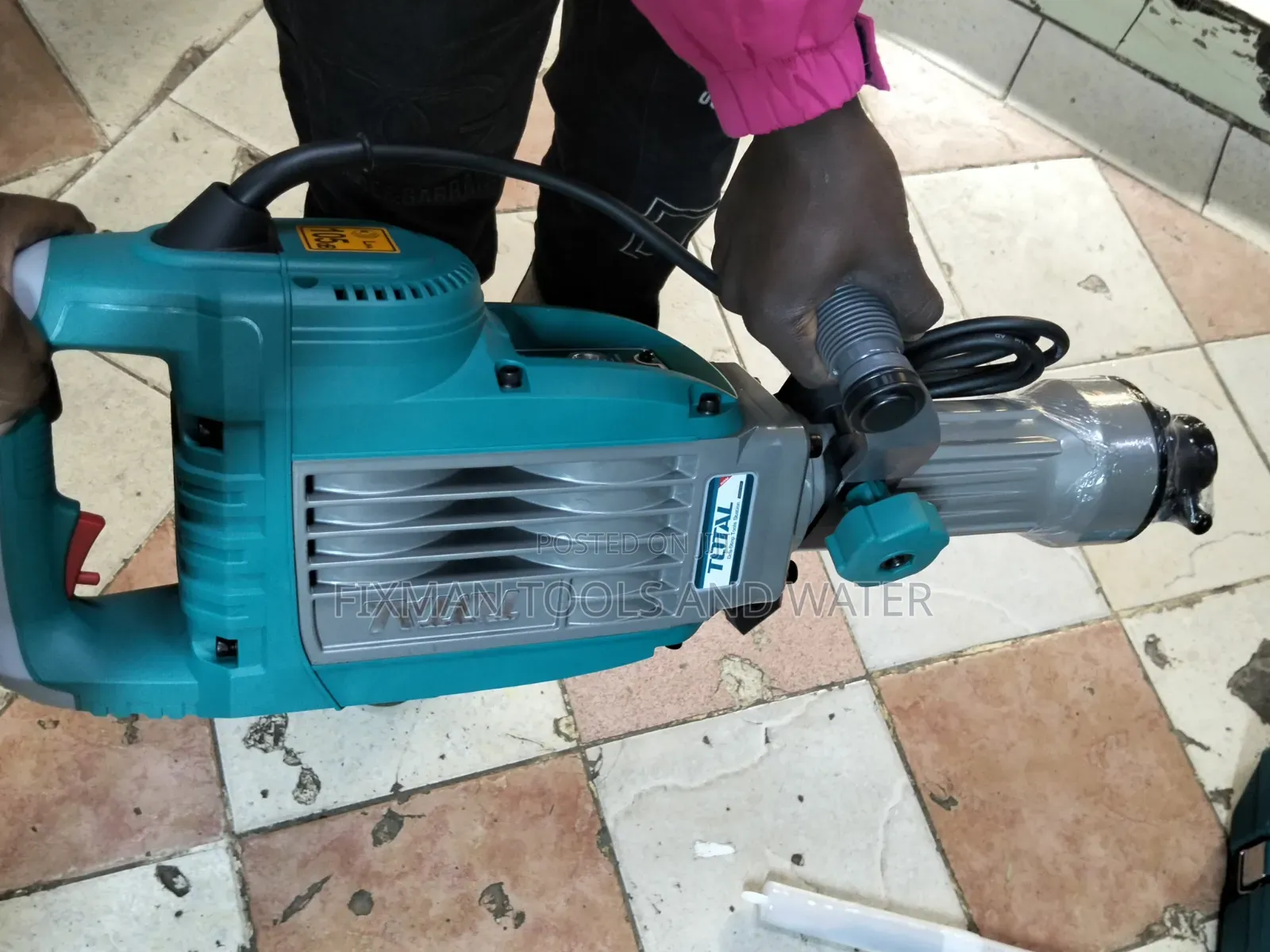 Top Total Demolition Breaker 1700 Watts With Two Big Bits