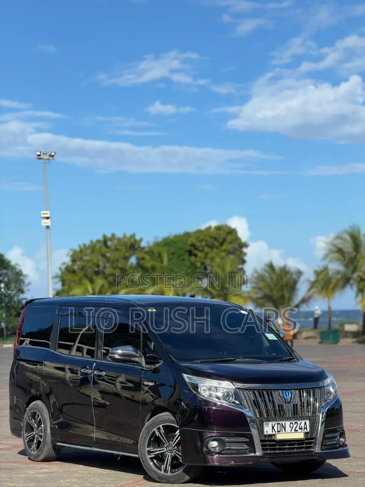 Toyota Esquire 2017
