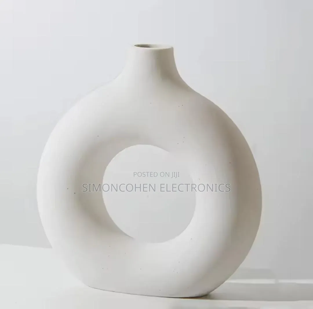 Doughnut-Shape Flower Vase