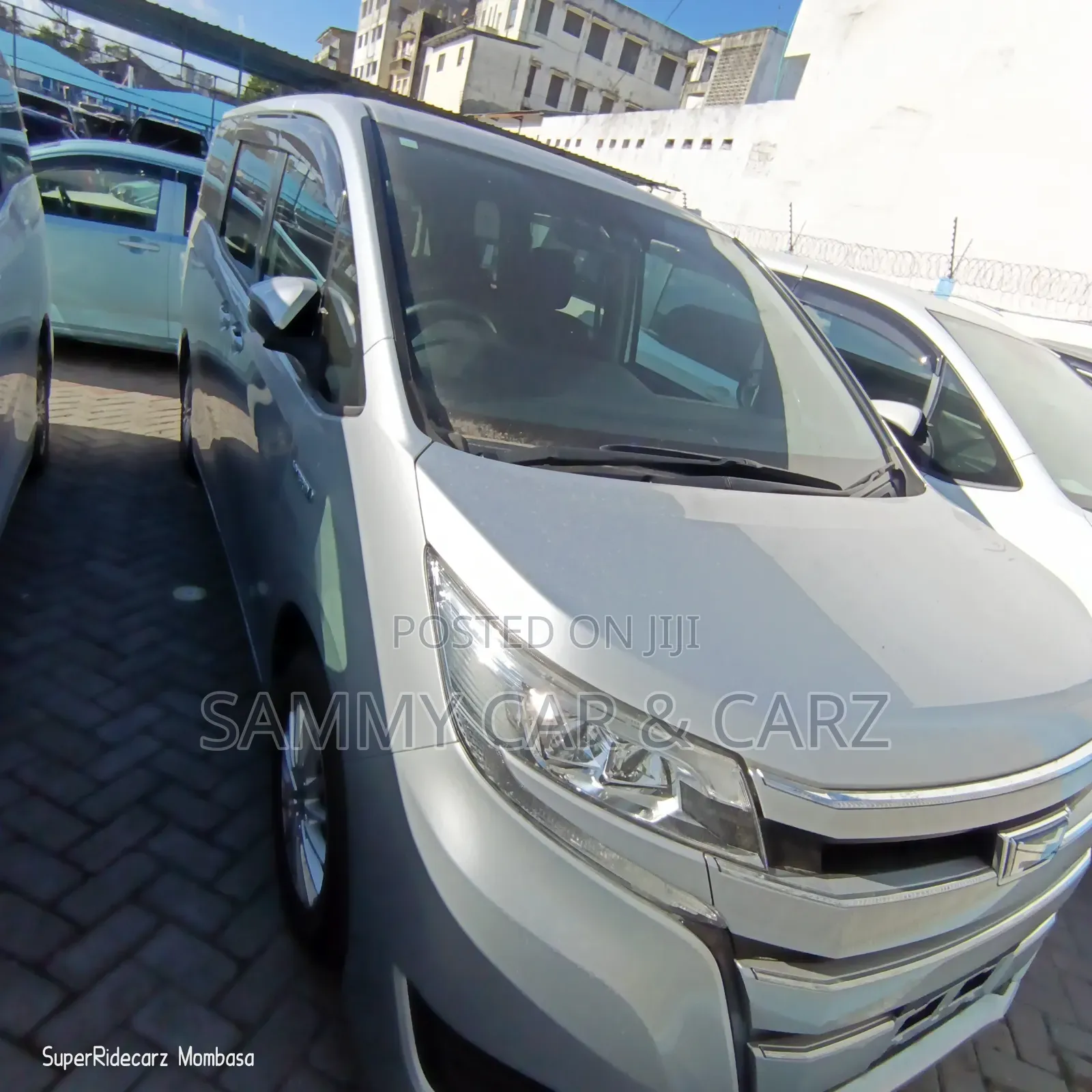 Toyota Noah 2020 Silver