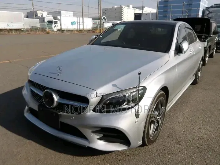Mercedes-Benz C200 2019 Silver