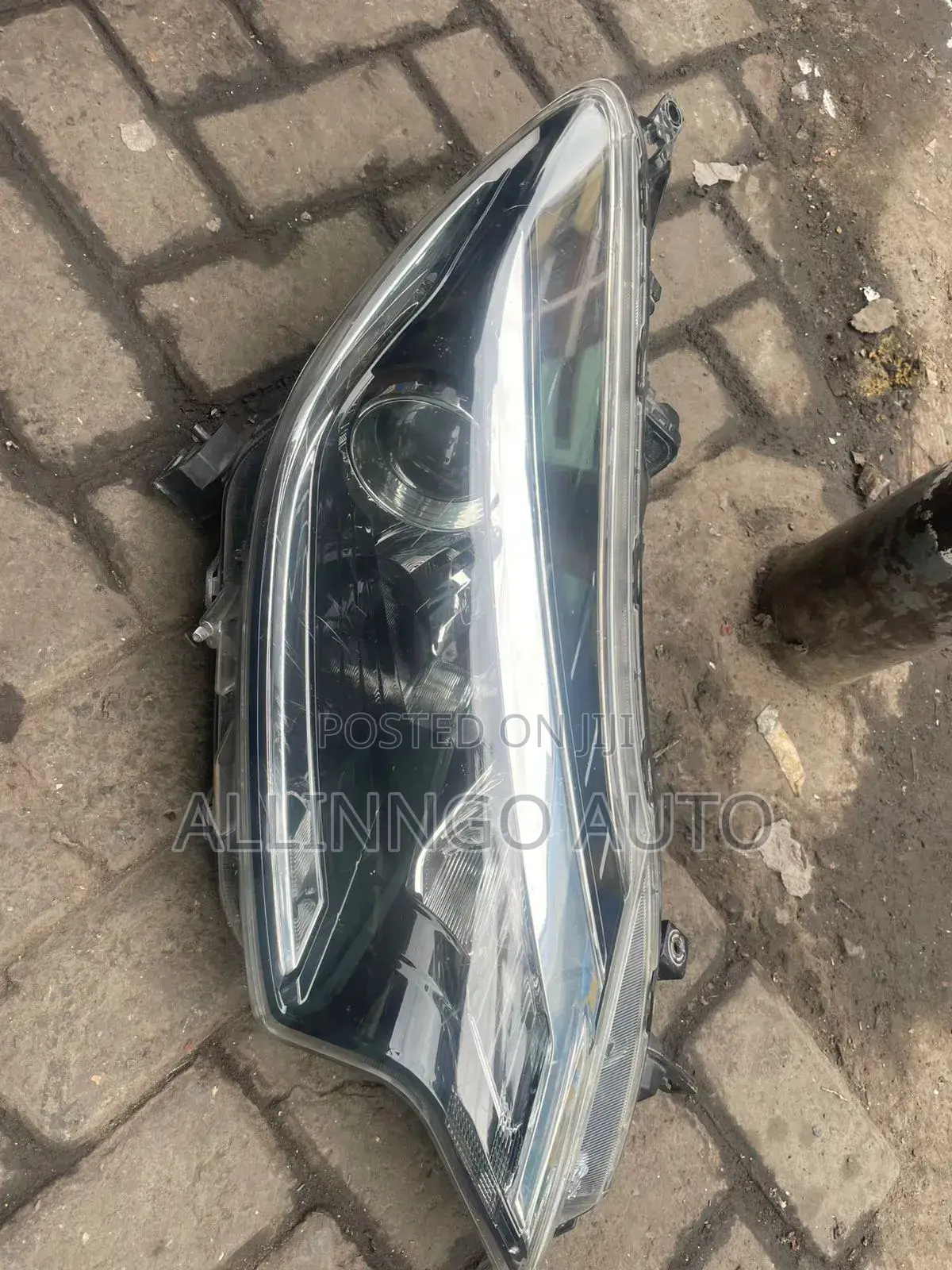 Nissan Note Headlight