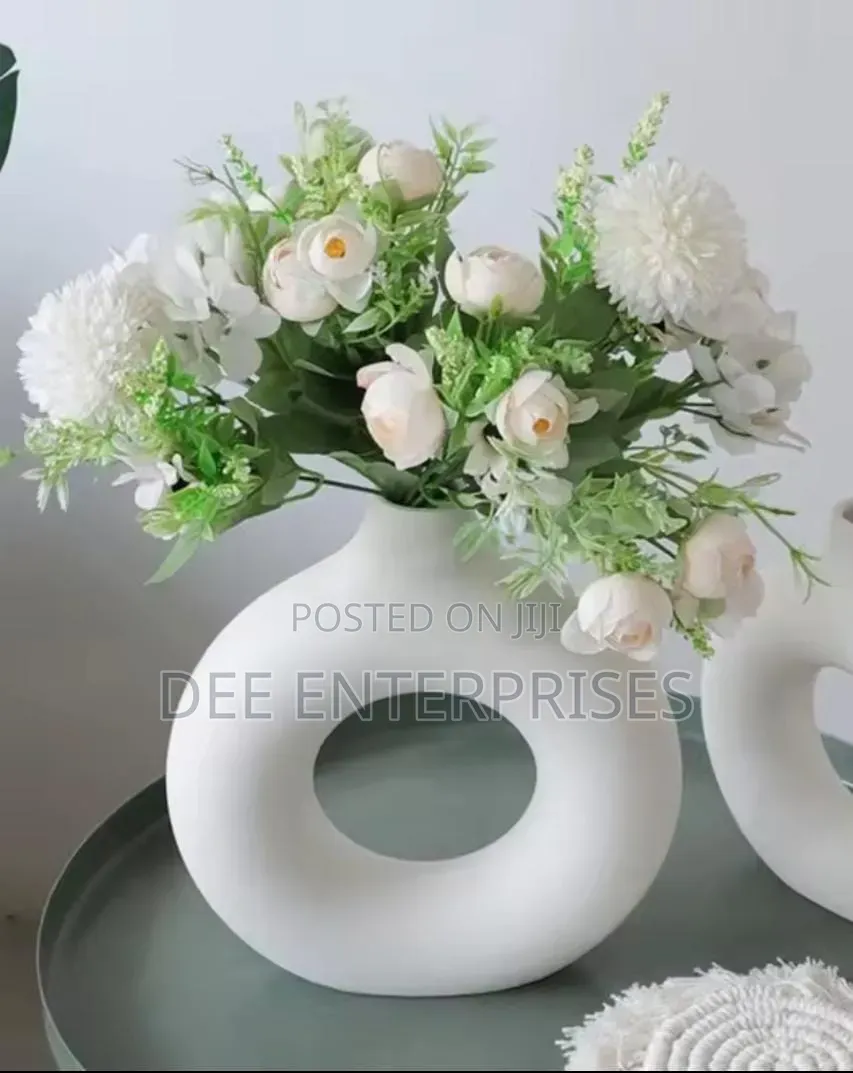 Doughnut-Shape Ceramic Flower Vase