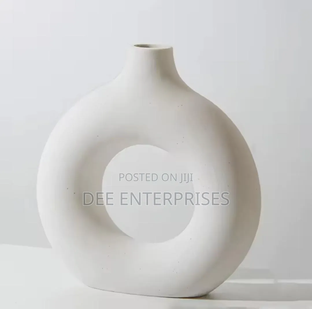 Doughnut-Shape Ceramic Flower Vase