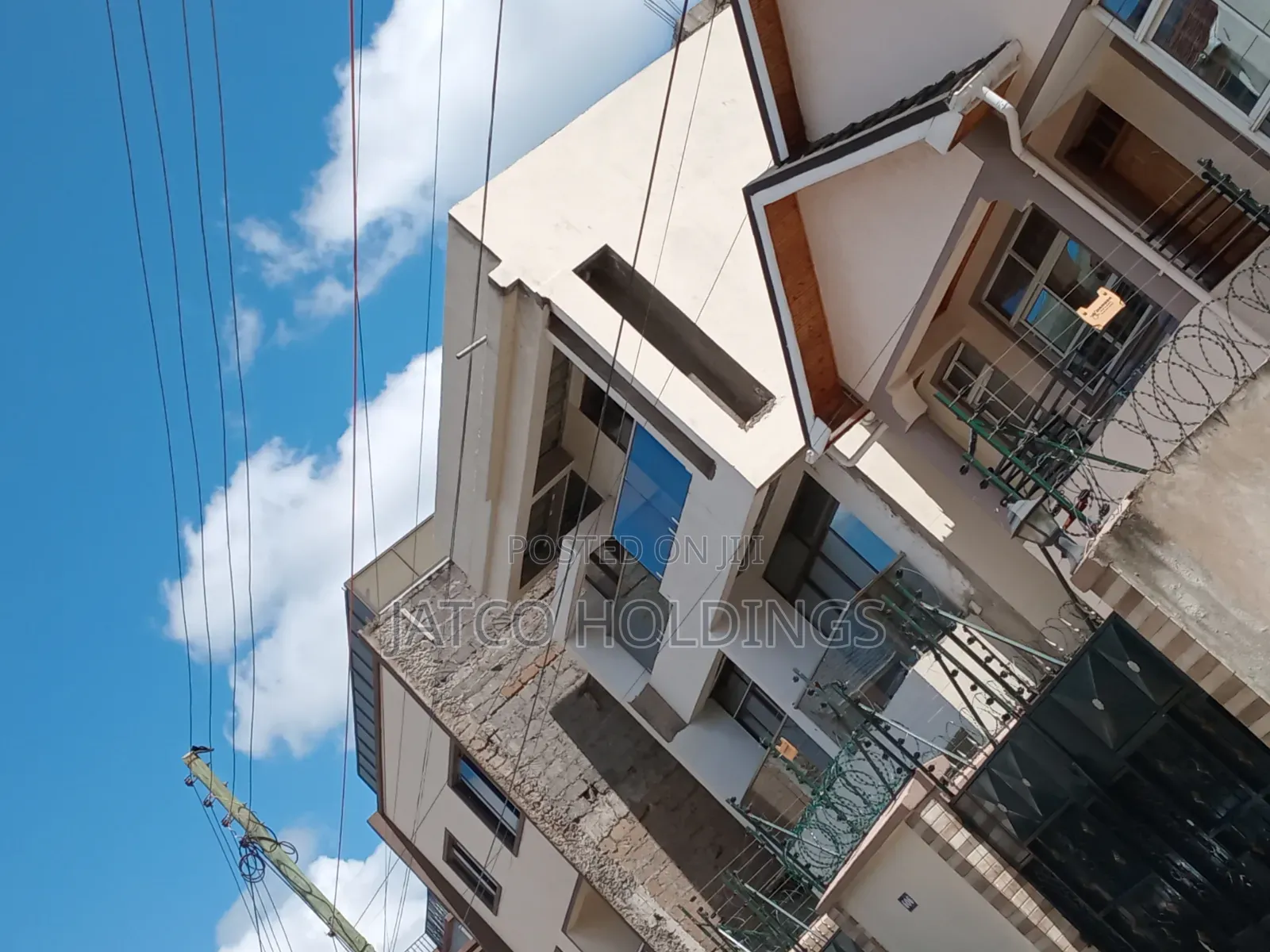 7bdrm Townhouse / Terrace in Royal Park Estate for rent