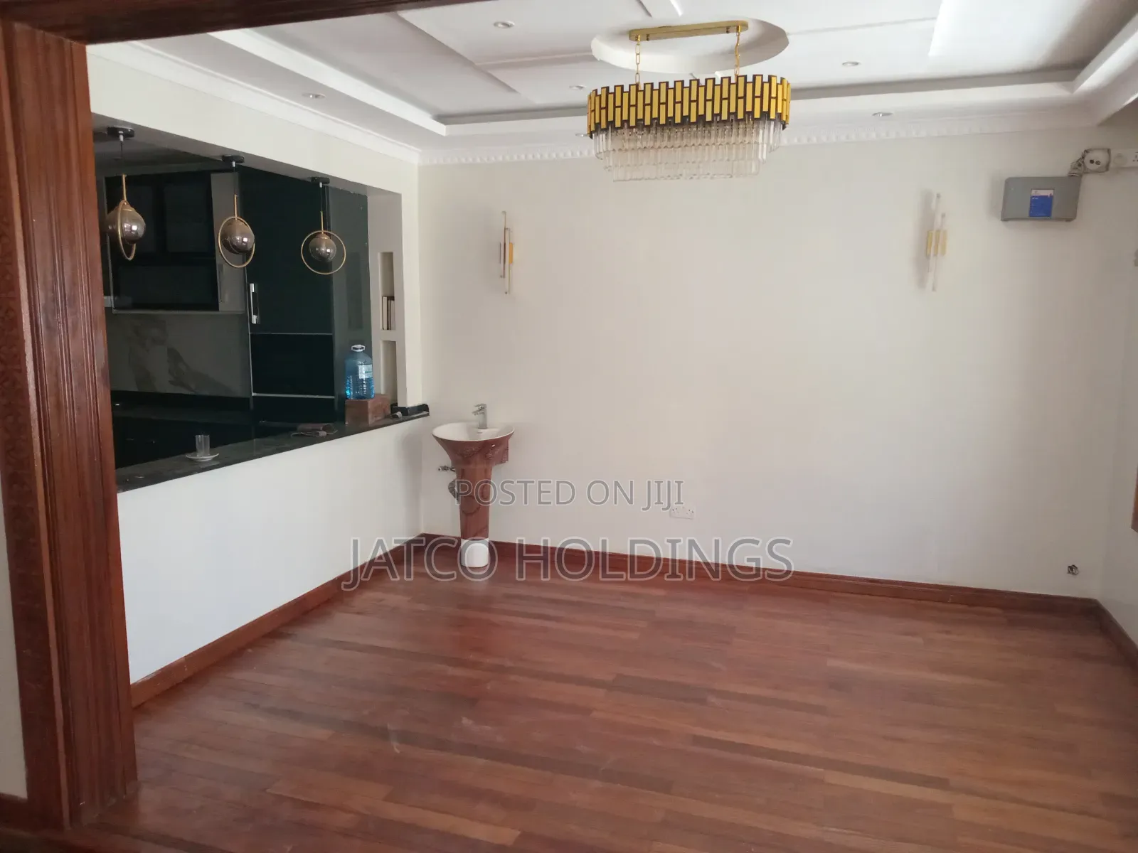 7bdrm Townhouse / Terrace in Royal Park Estate for rent