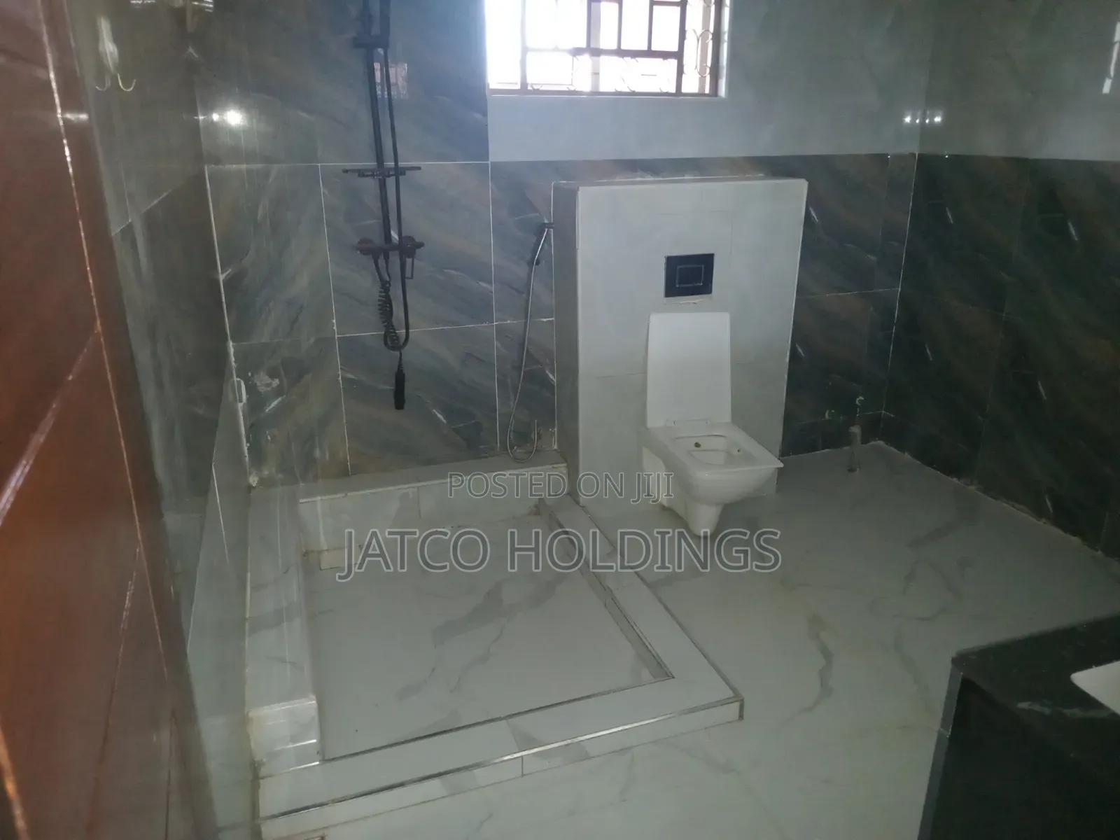 7bdrm Townhouse / Terrace in Royal Park Estate for rent