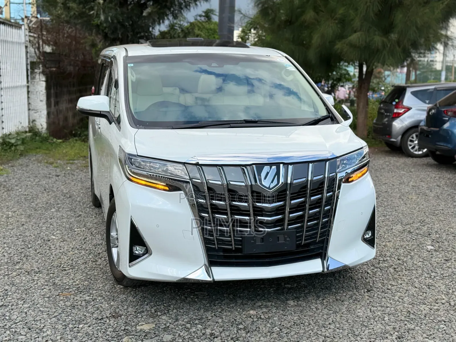 Toyota Alphard 2.5 Petrol FWD 2019 White