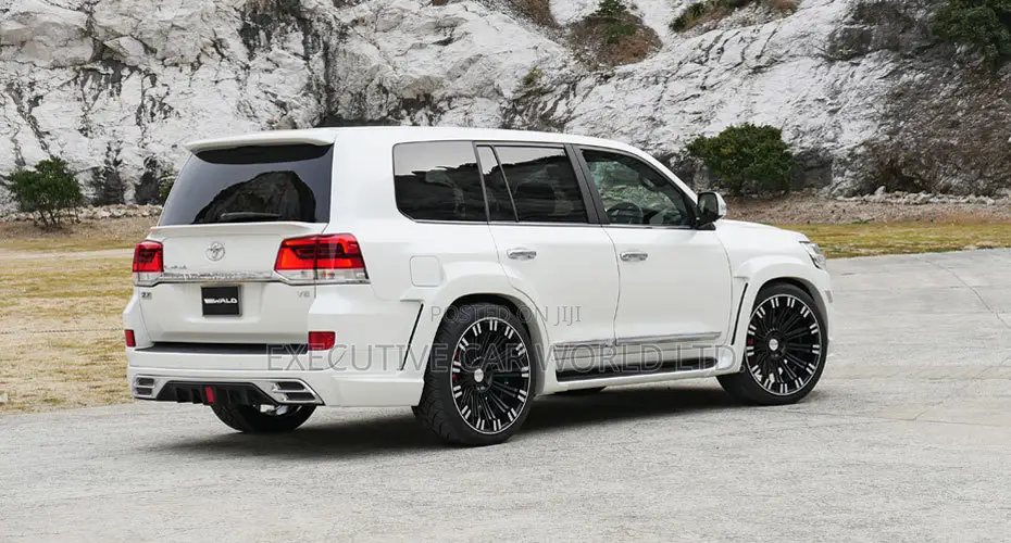 Toyota Land Cruiser 200 Wald Body Kit