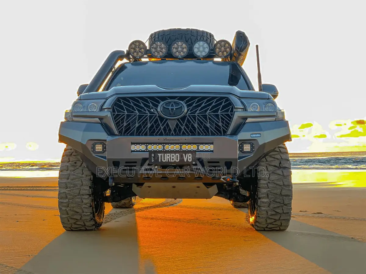 Toyota Land Cruiser 200 - Rival Bullbar