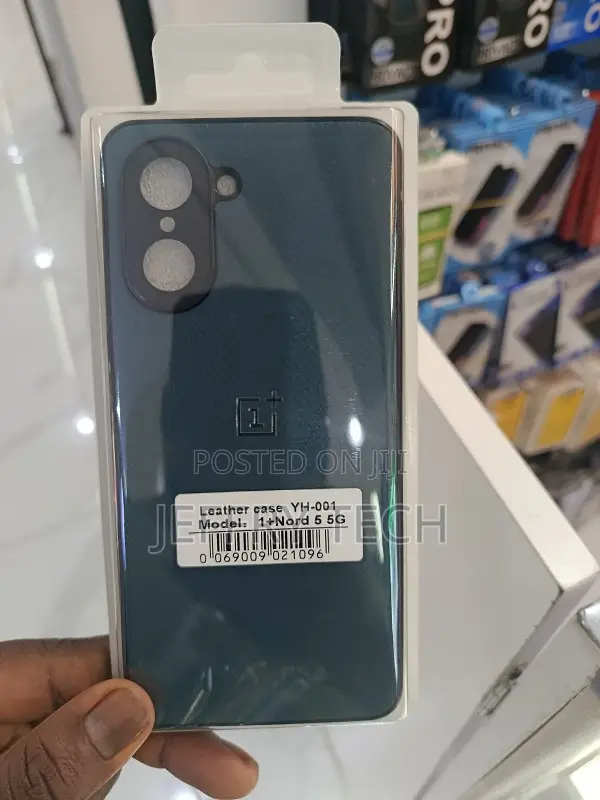This Is a Dark Green Leather Case for a Oneplus Nord Ce 3 5g.