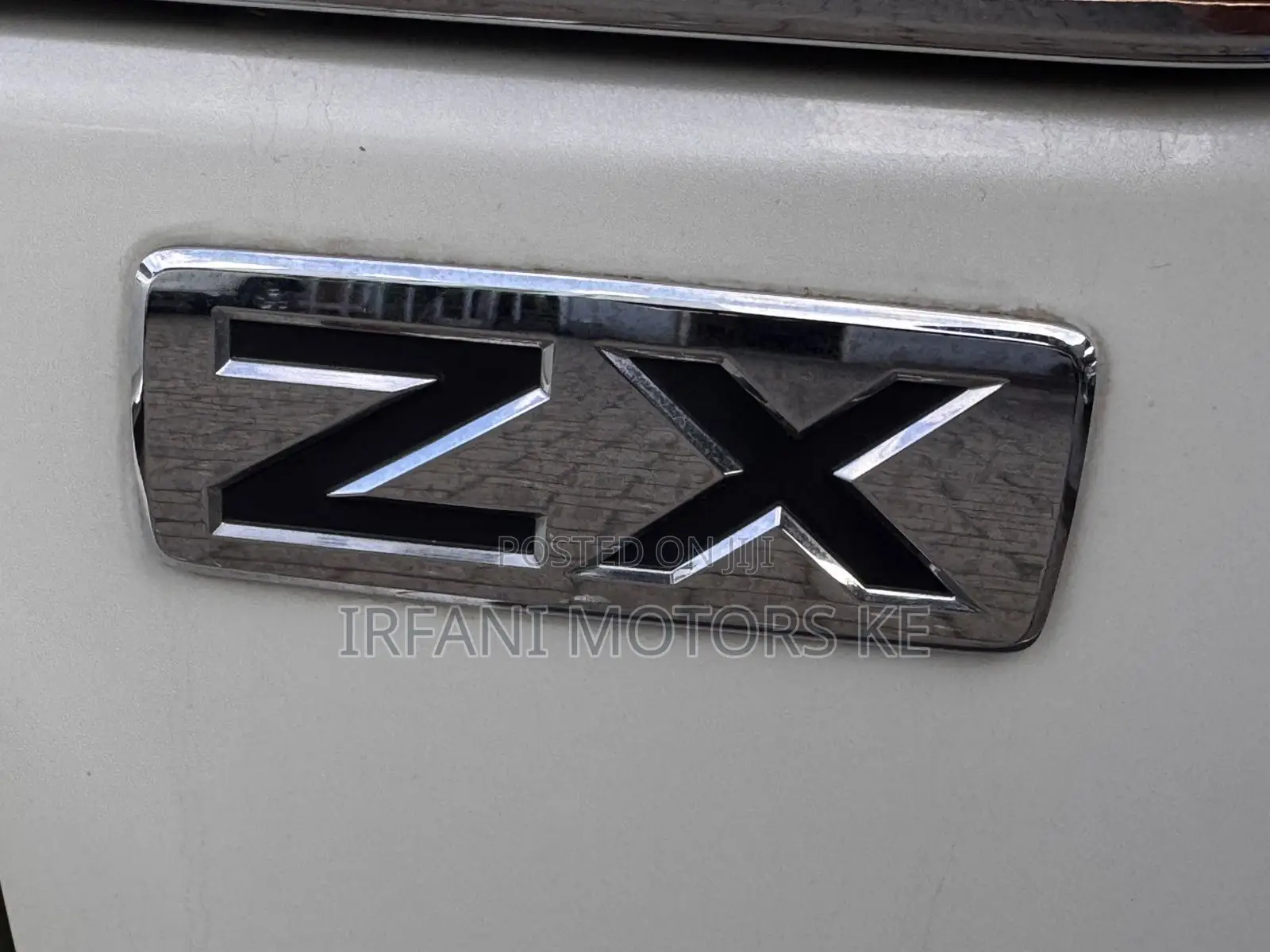 Toyota Land Cruiser 4.6 V8 ZX 2019 White