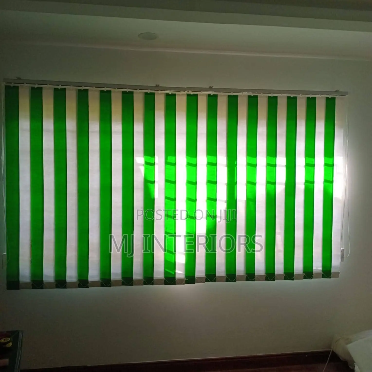 Custom Made Office Blinds – Fast Delivery