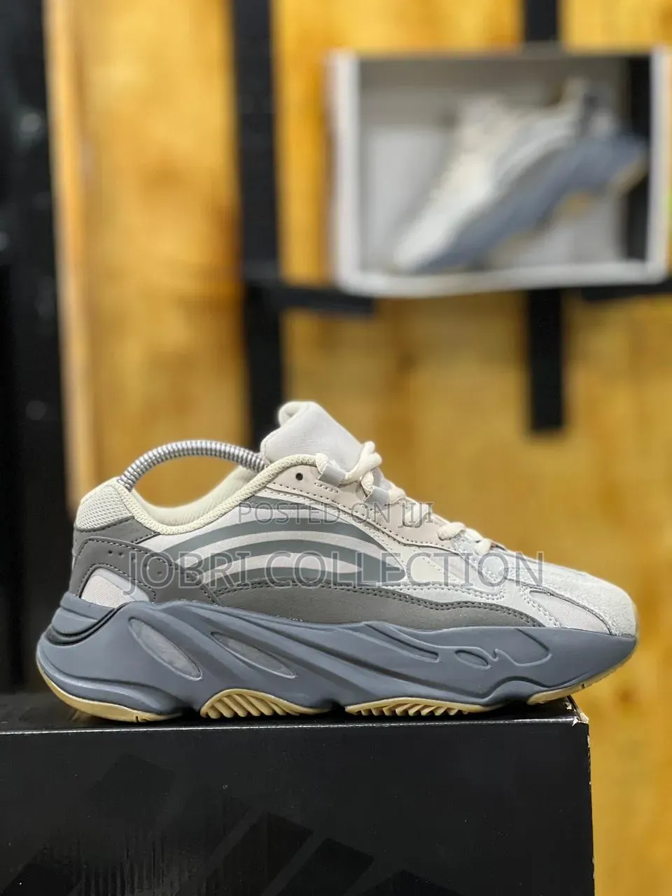 Designer Adidas Yeezy 700 Sneakers