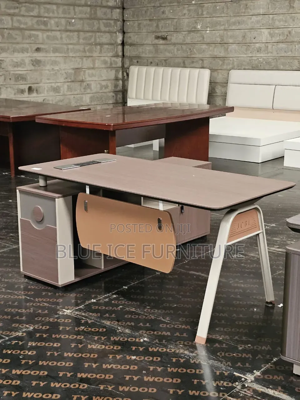 Executive Desk Executive Desk 1600mm