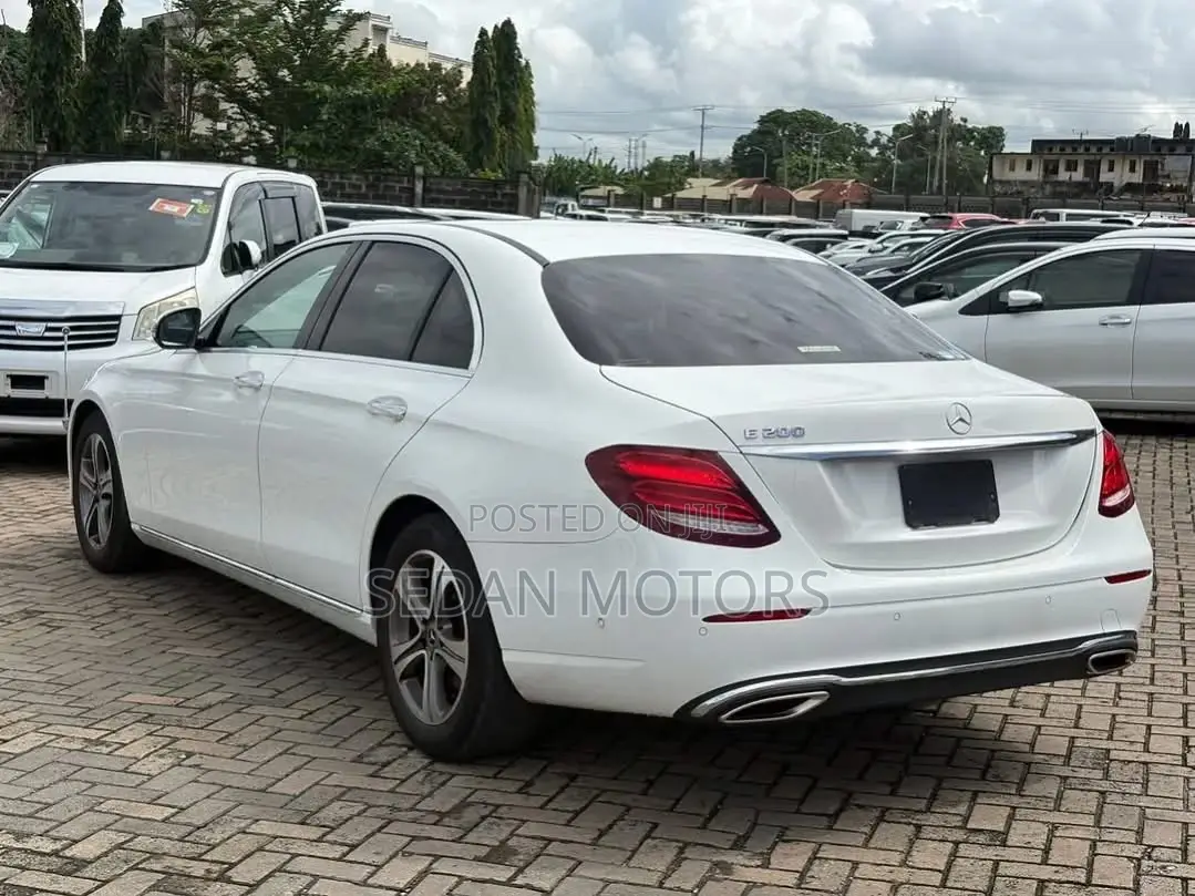 Mercedes-Benz E200 2019 White