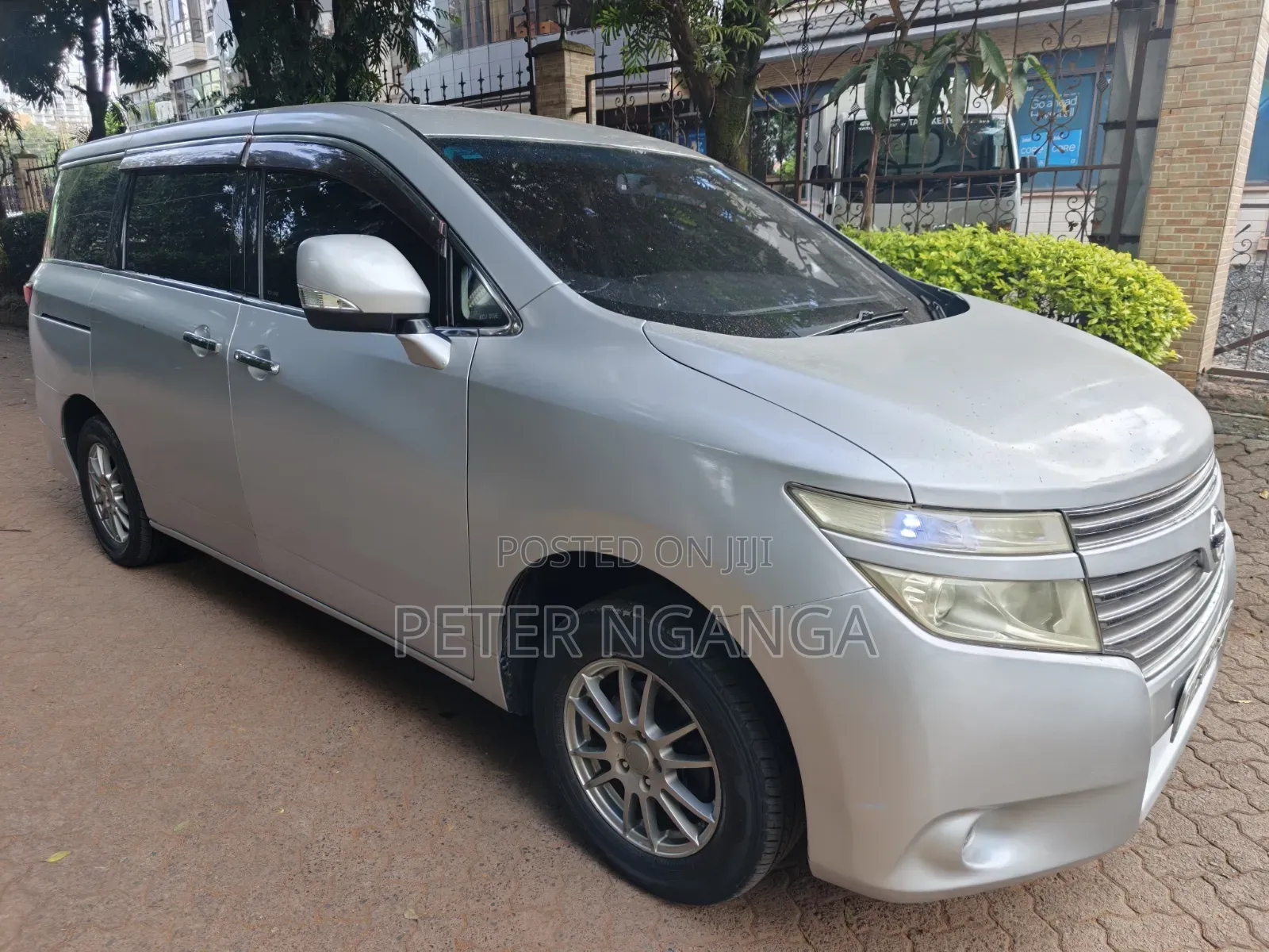 Nissan Elgrand 2012 Silver