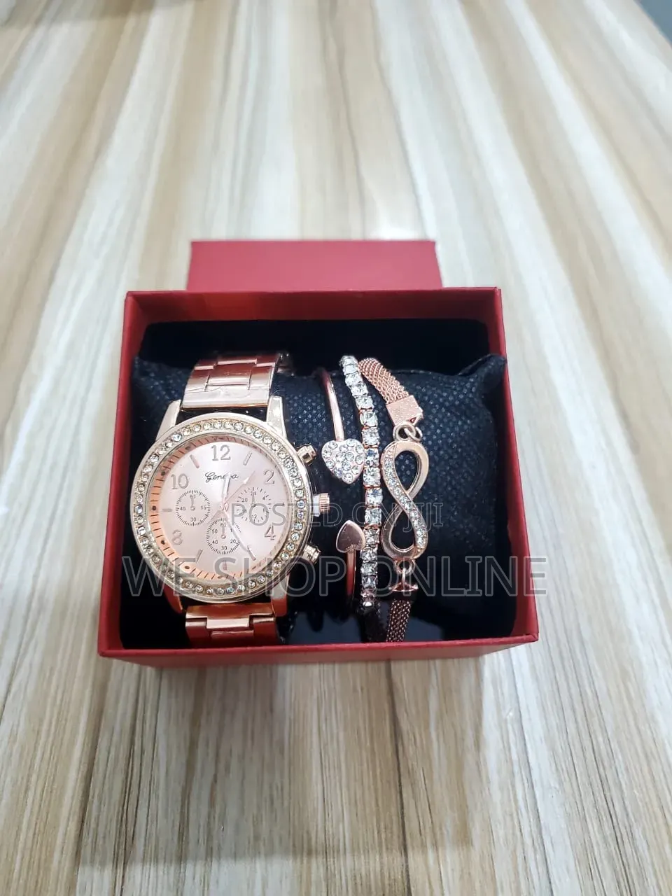 4 in 1 Infinity Watch Set Elegant Ladies Set
