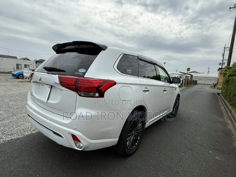 Mitsubishi Outlander PHEV 2019 Pearl