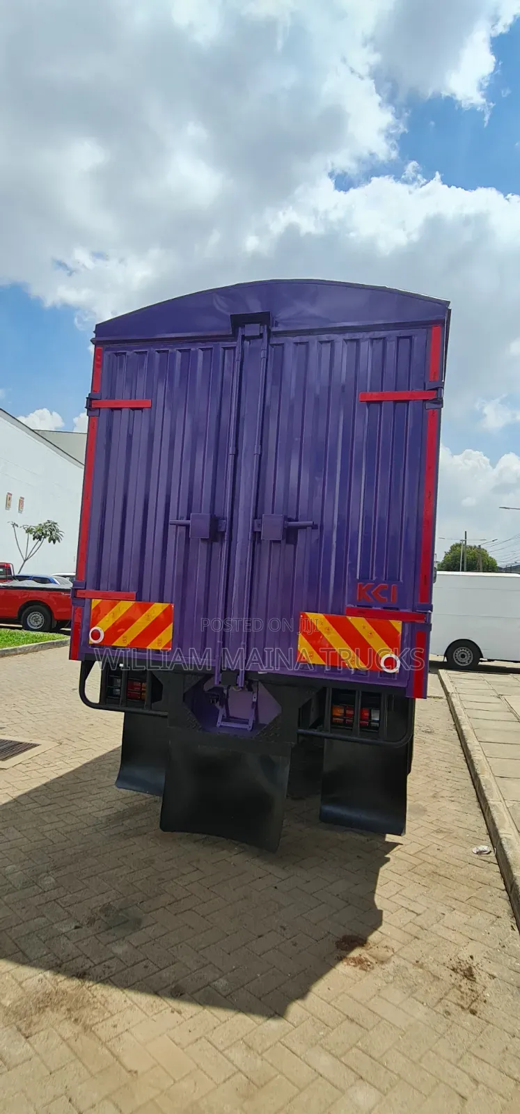 Isuzu FRR Bluepower Closed Body