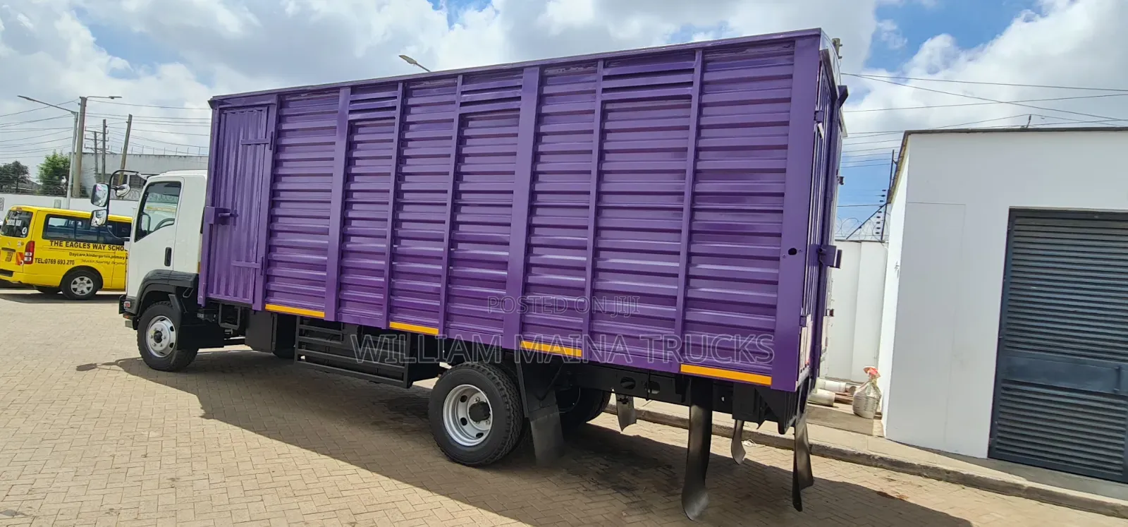 Isuzu FRR Bluepower Closed Body