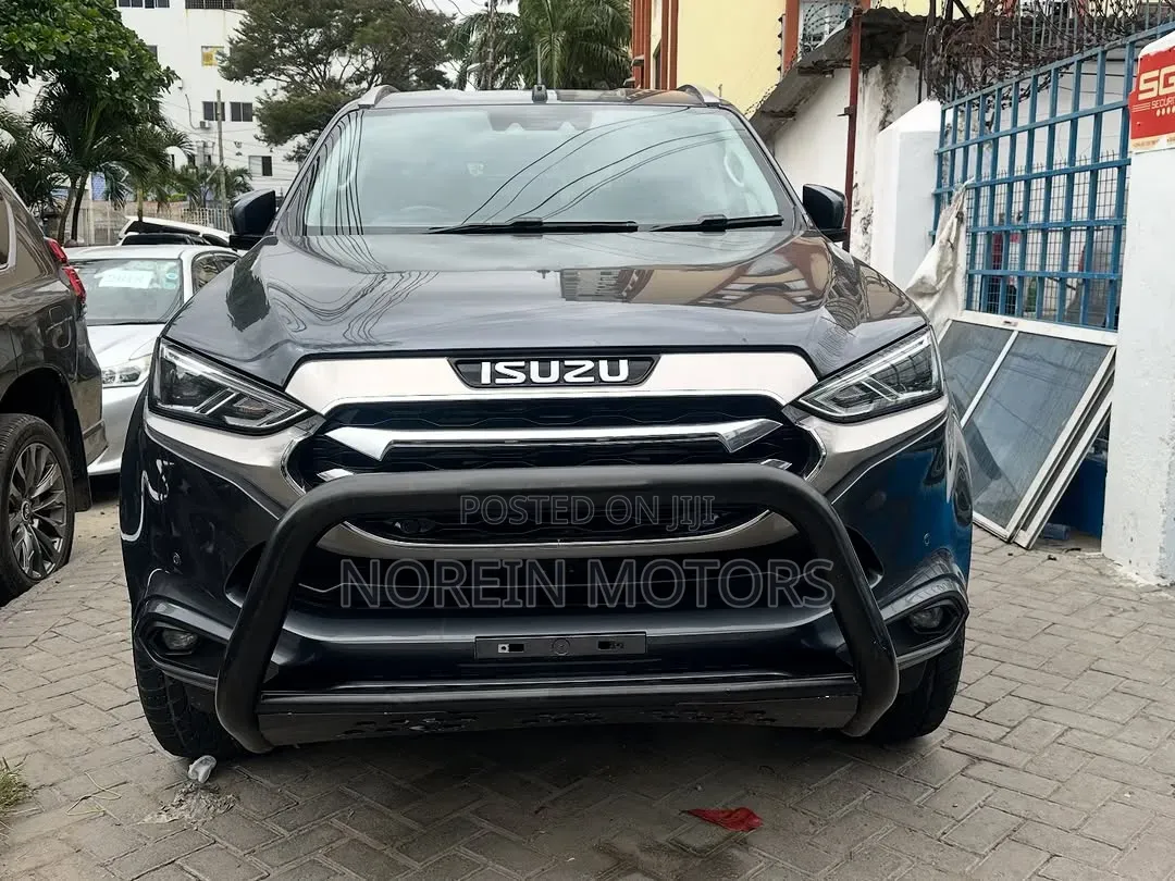 Isuzu MU-X 2021 Black