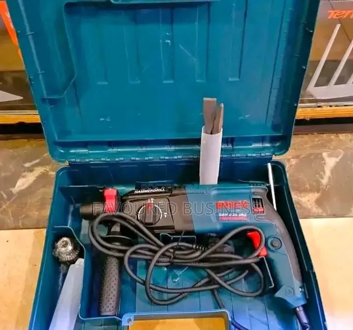 Brand New Bosch Rotary Hammer Drill-Set/800watts + Free Bits Set