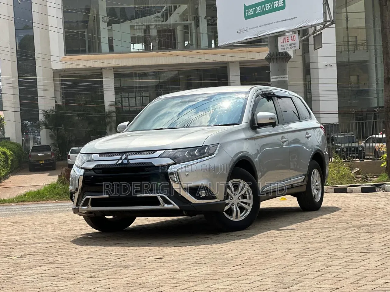 Mitsubishi Outlander 2019 Silver