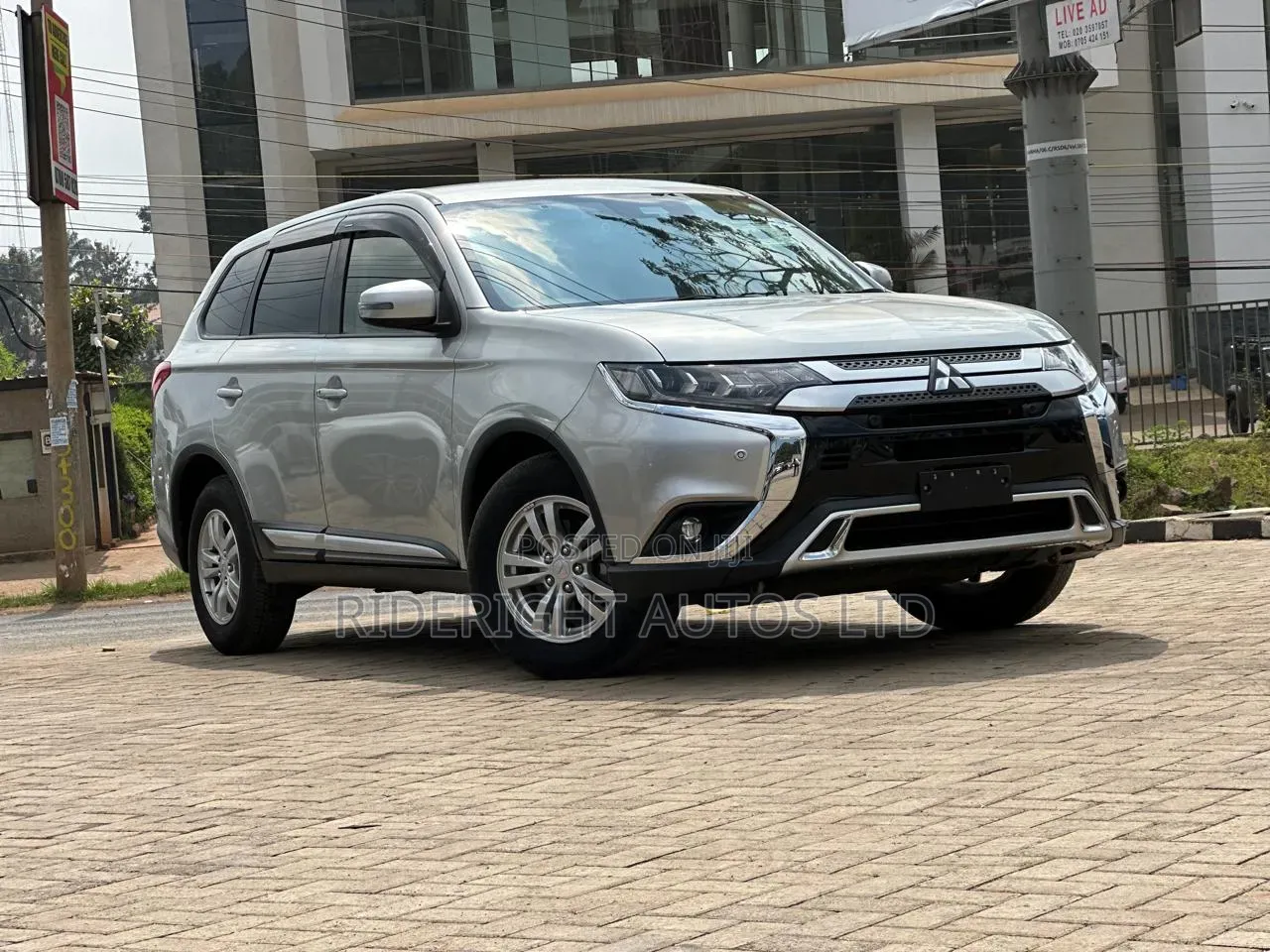Mitsubishi Outlander 2019 Silver