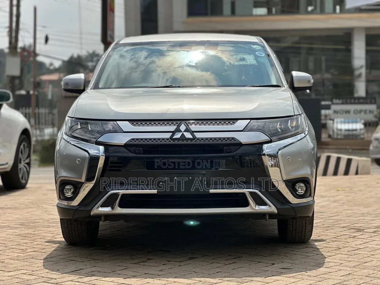 Mitsubishi Outlander 2019 Silver