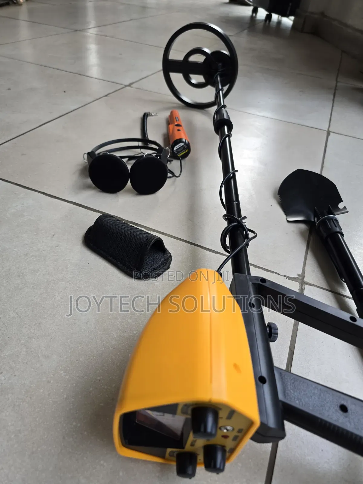 Powerful Gold Finder Metal Detector With Headphones & Pinpointer