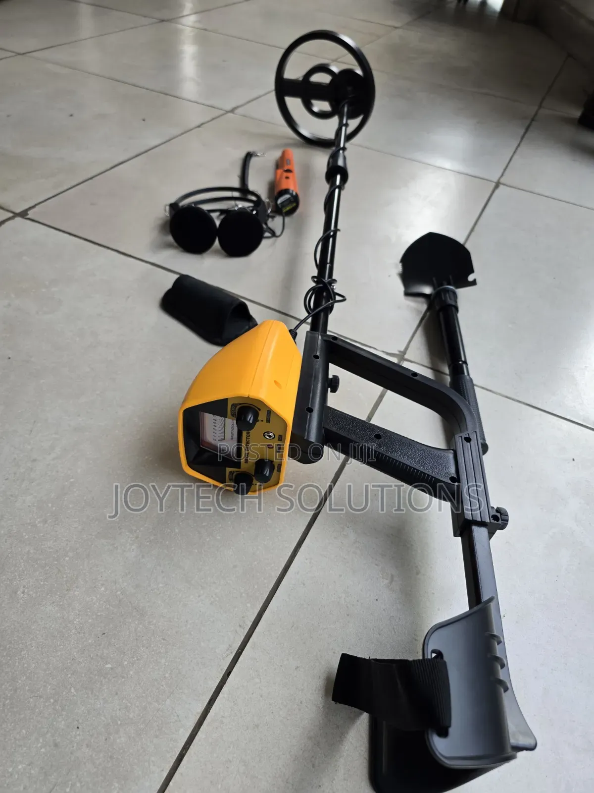 Powerful Gold Finder Metal Detector With Headphones & Pinpointer
