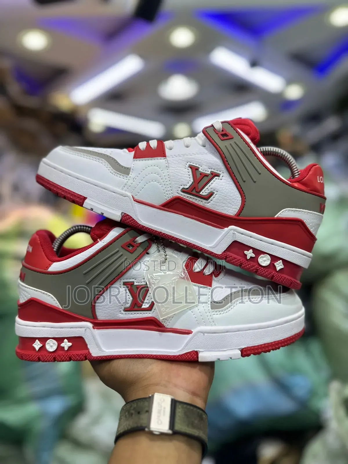 Louis Vuitton Trainer “ White Red “
Sneakers