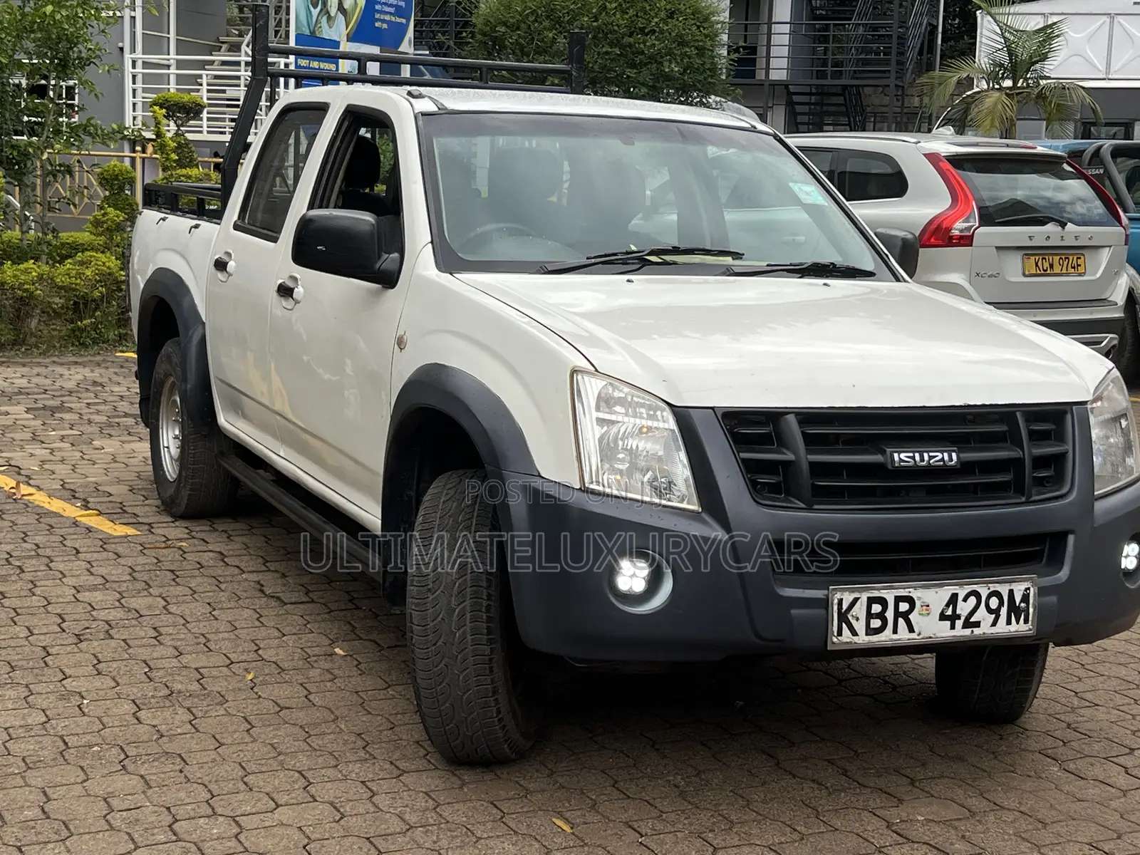 Isuzu D-MAX 2011 White