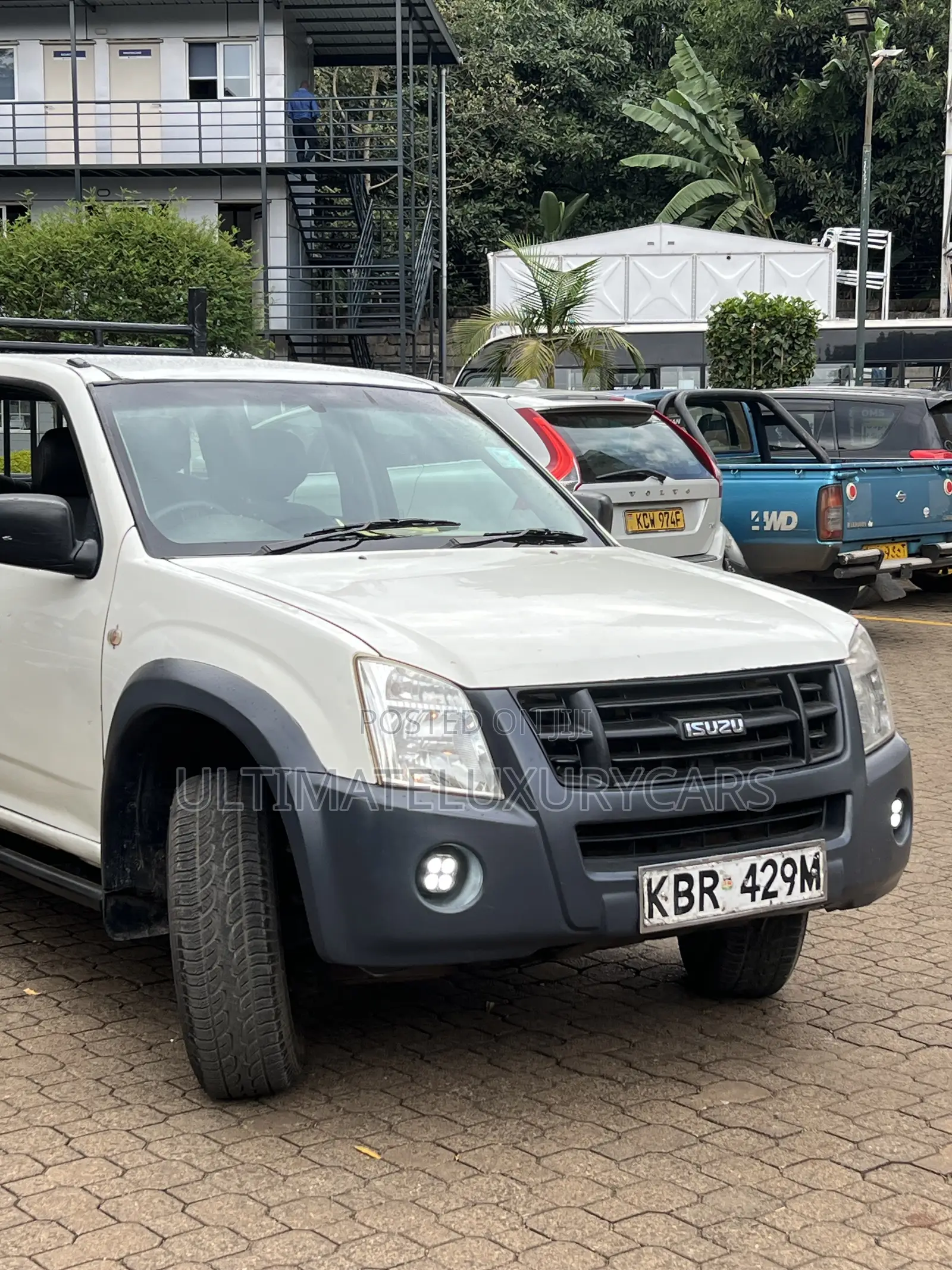 Isuzu D-MAX 2011 White
